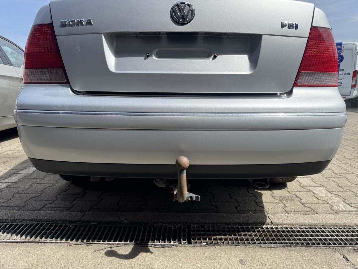 VW Bora original Sto&szlig;stange Stossf&auml;nger hinten LA7W Reflexsilber Limousine Bj.2002